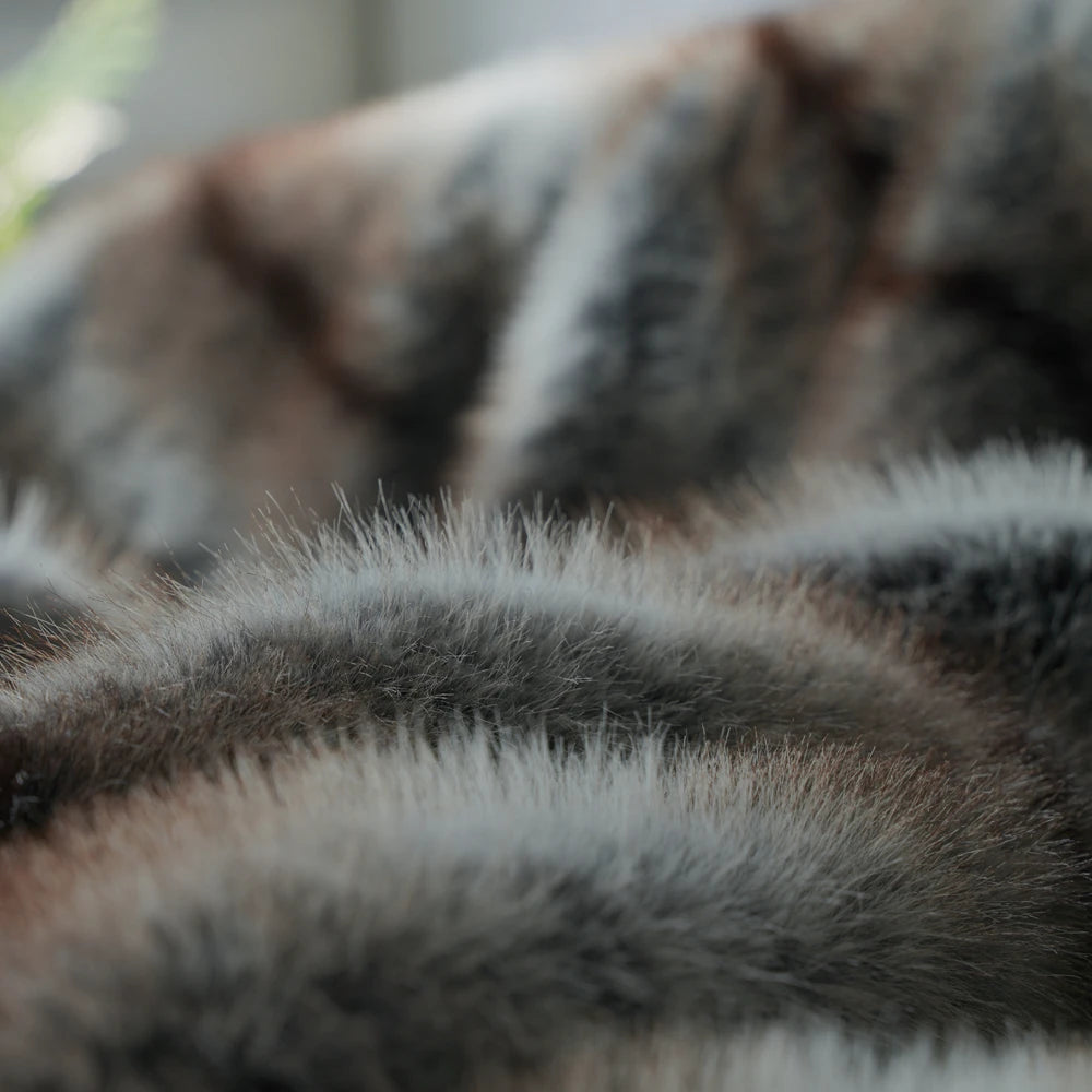 TER Luxe Portimao Faux Fur Throw